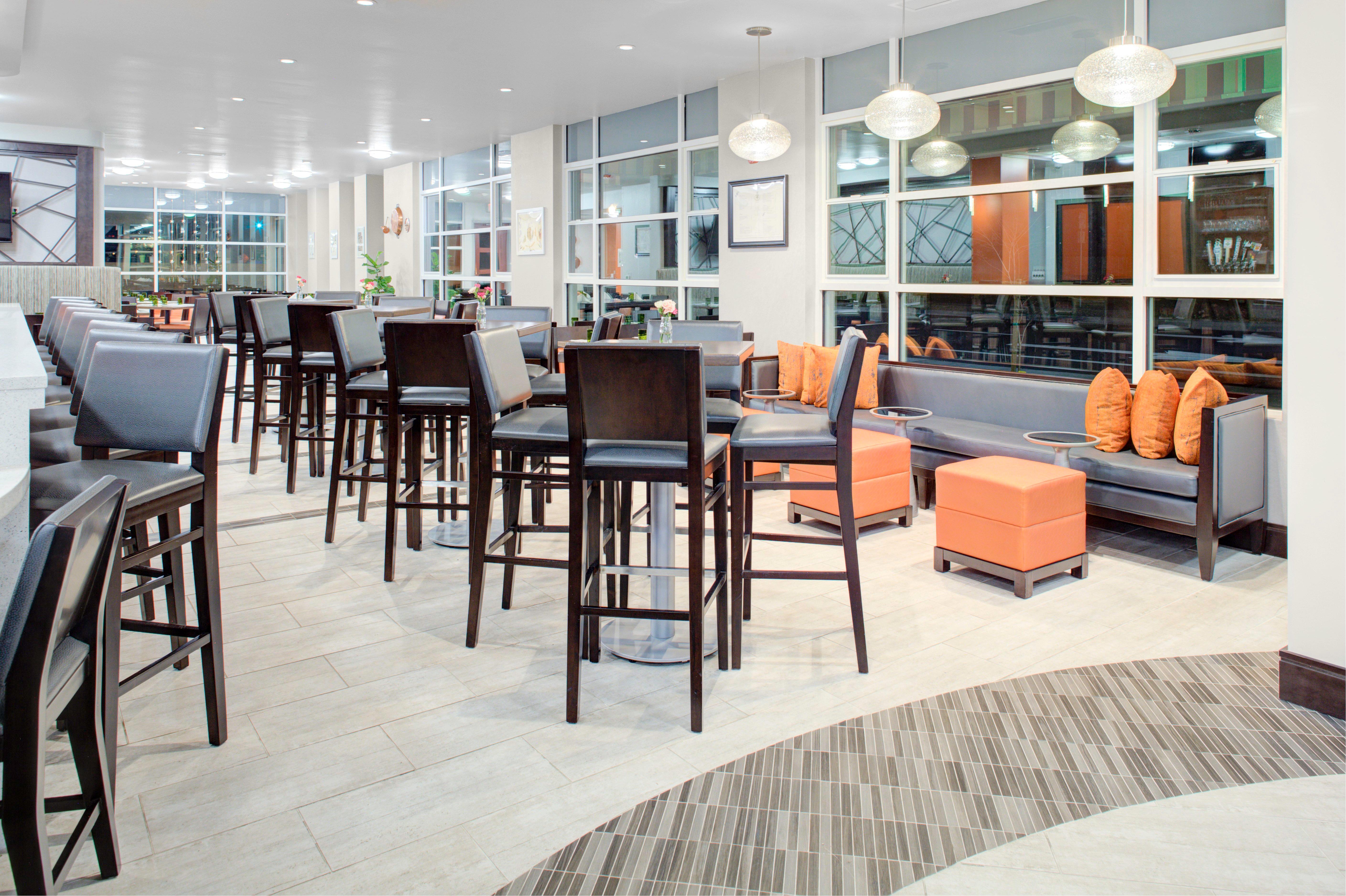 Holiday Inn Windsor - Wine Country By Ihg Exteriör bild
