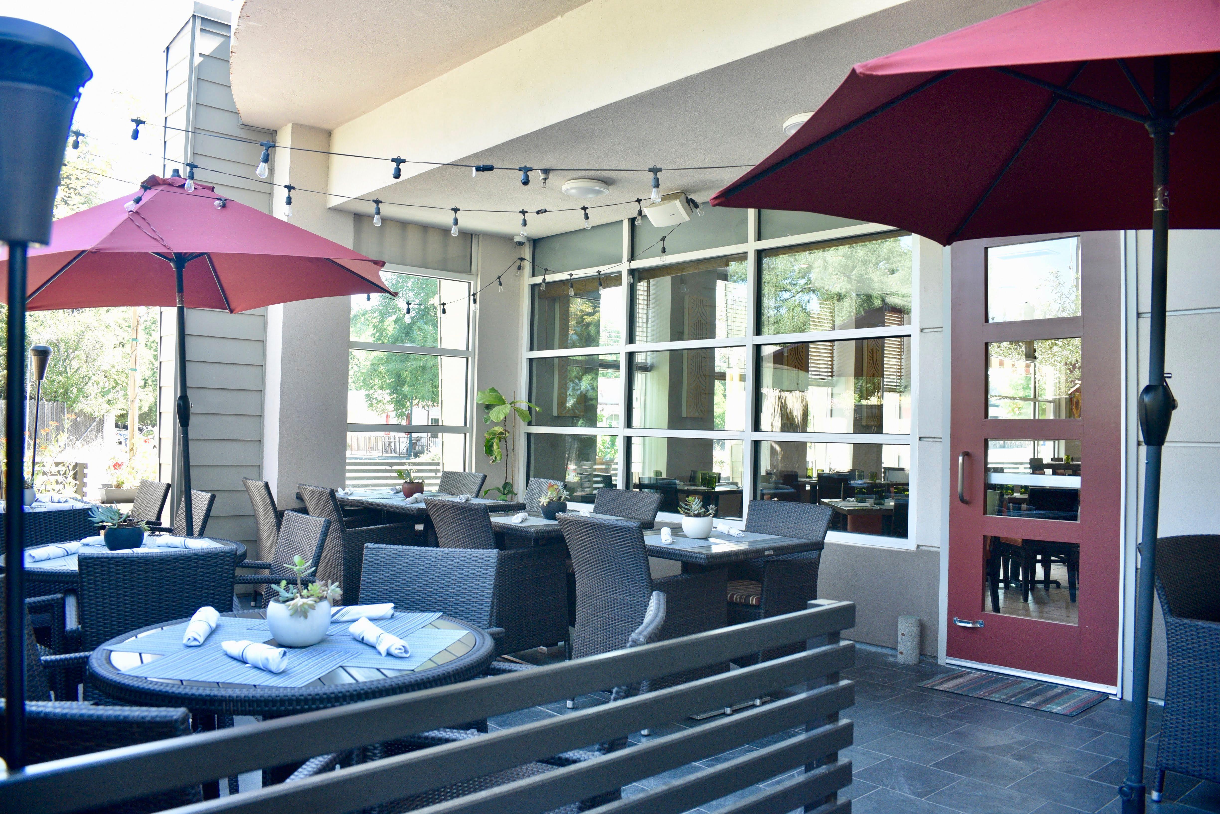 Holiday Inn Windsor - Wine Country By Ihg Exteriör bild