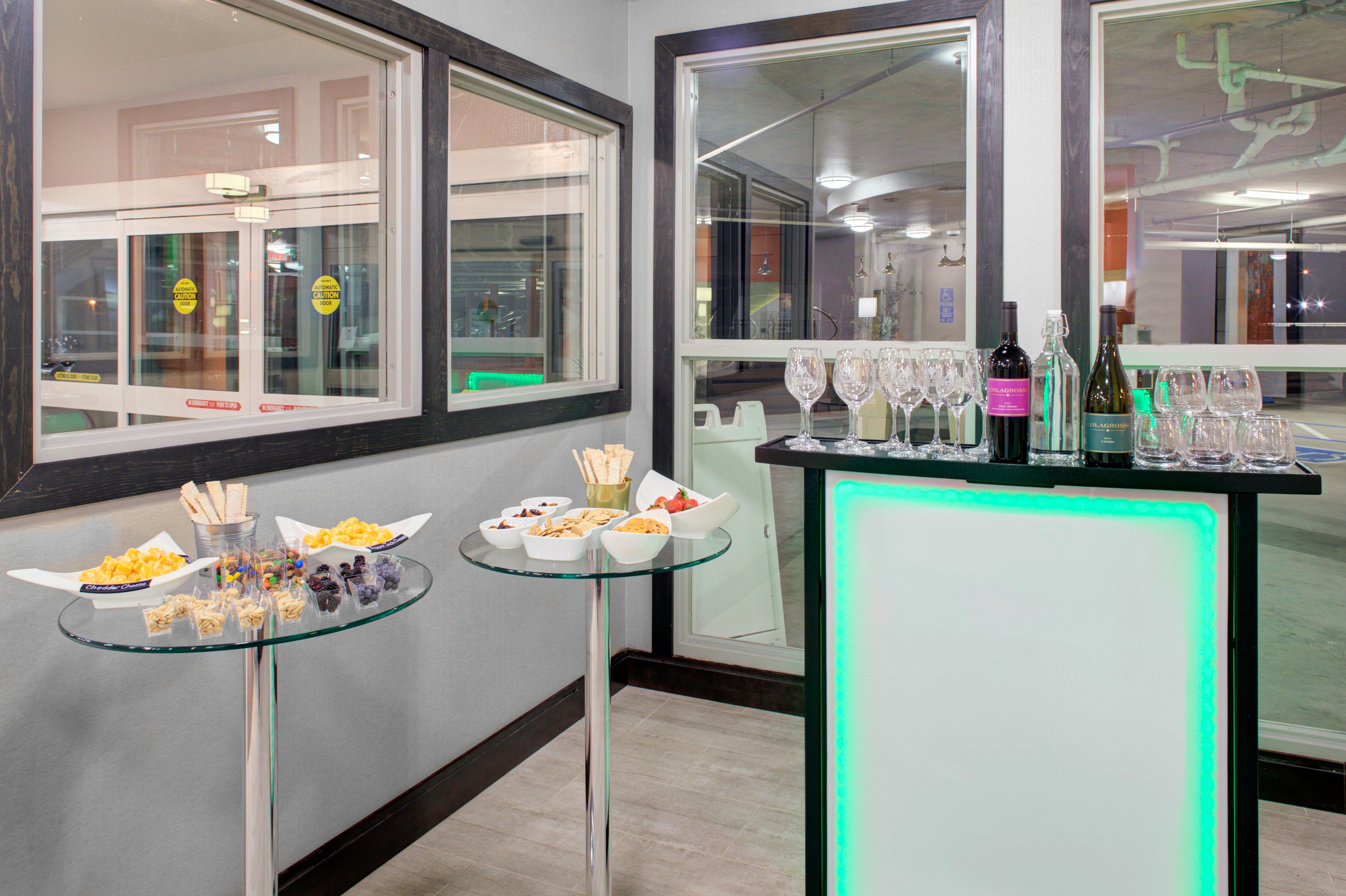 Holiday Inn Windsor - Wine Country By Ihg Exteriör bild