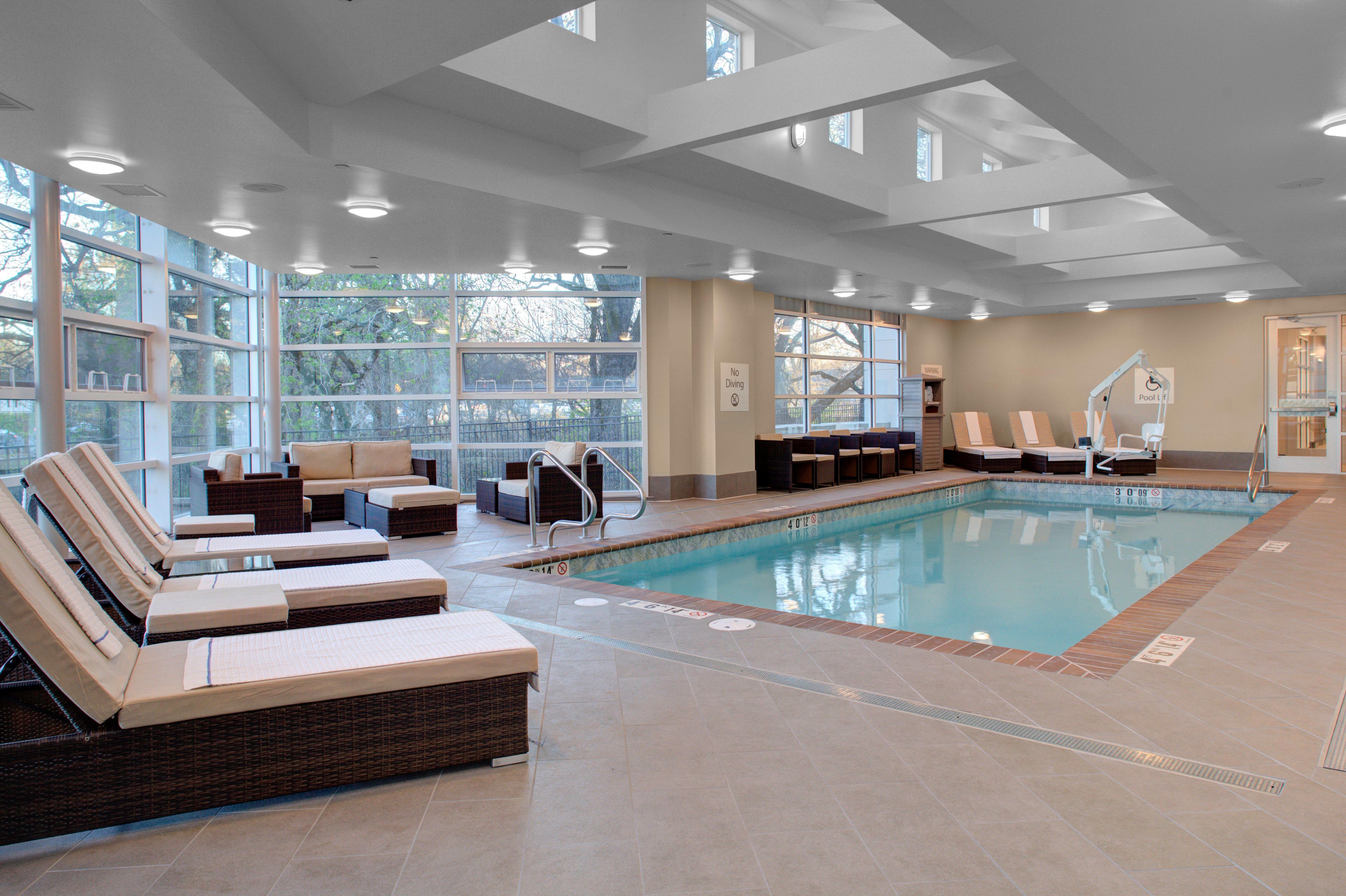 Holiday Inn Windsor - Wine Country By Ihg Exteriör bild